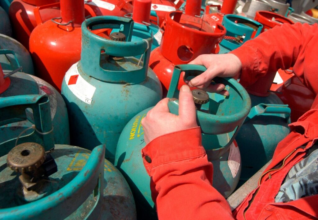 gas cylinders 